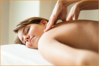 Durch Massage eine Frau verführen